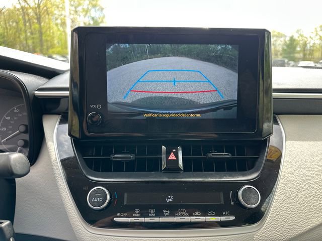 Used 2025 Toyota Corolla LE FWD image 38