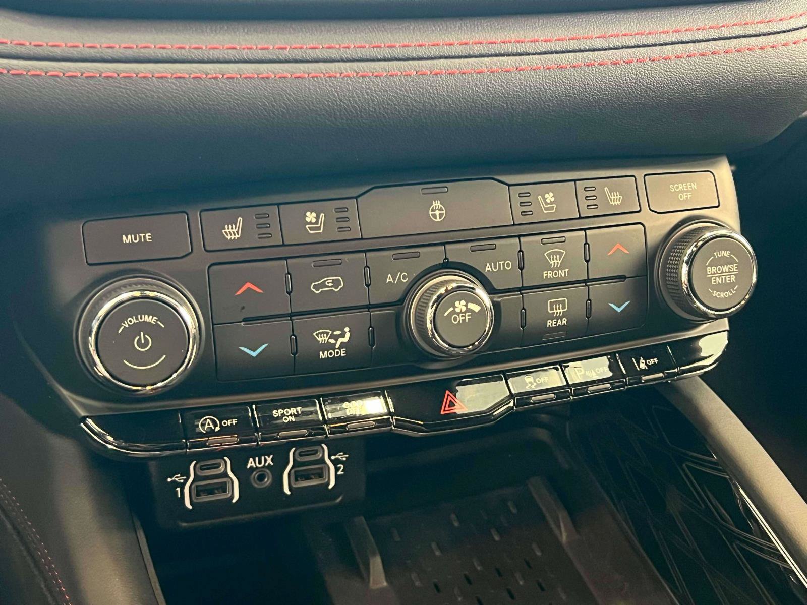 Used 2025 Dodge Durango GT AWD/4WD image 7