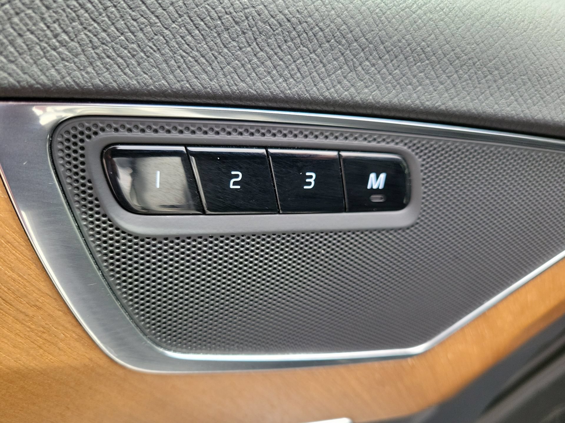 Used 2024 Volvo XC90 B6 Plus AWD/4WD image 26