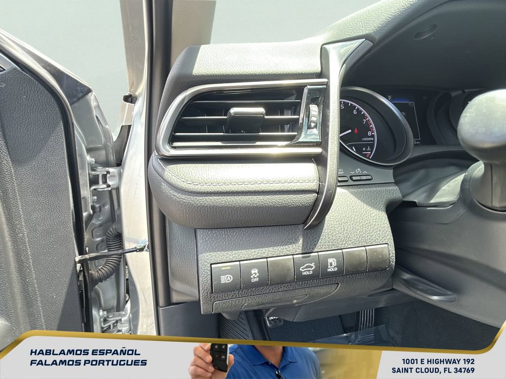 Used 2023 Toyota Camry SE FWD image 15