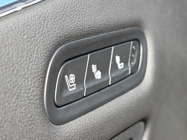 Used 2021 Cadillac Escalade Premium Luxury w/ Driver Assist Tech Package AWD/4WD image 29