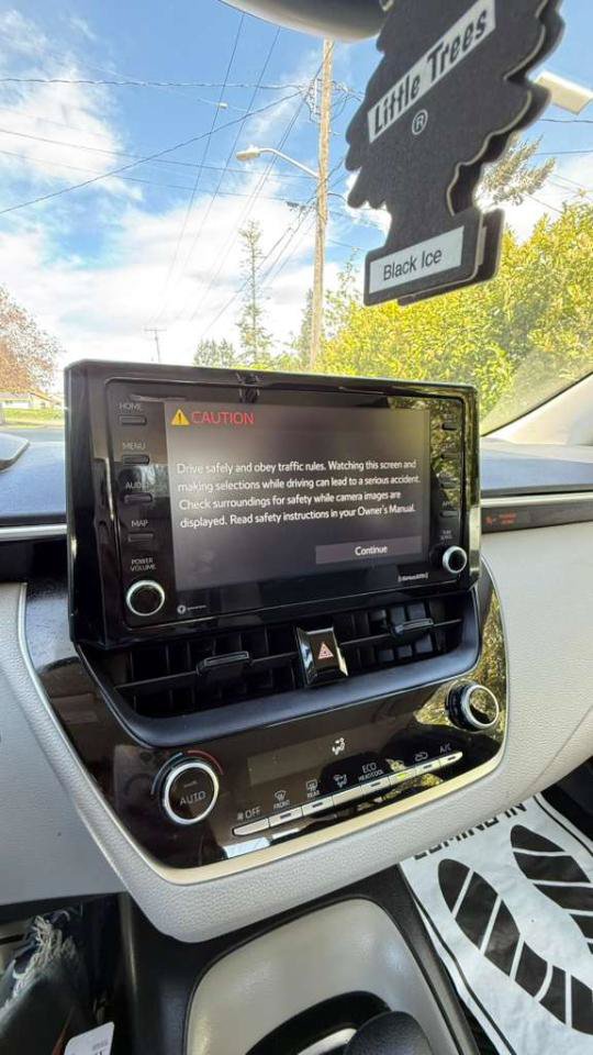 Used 2022 Toyota Corolla LE FWD image 9