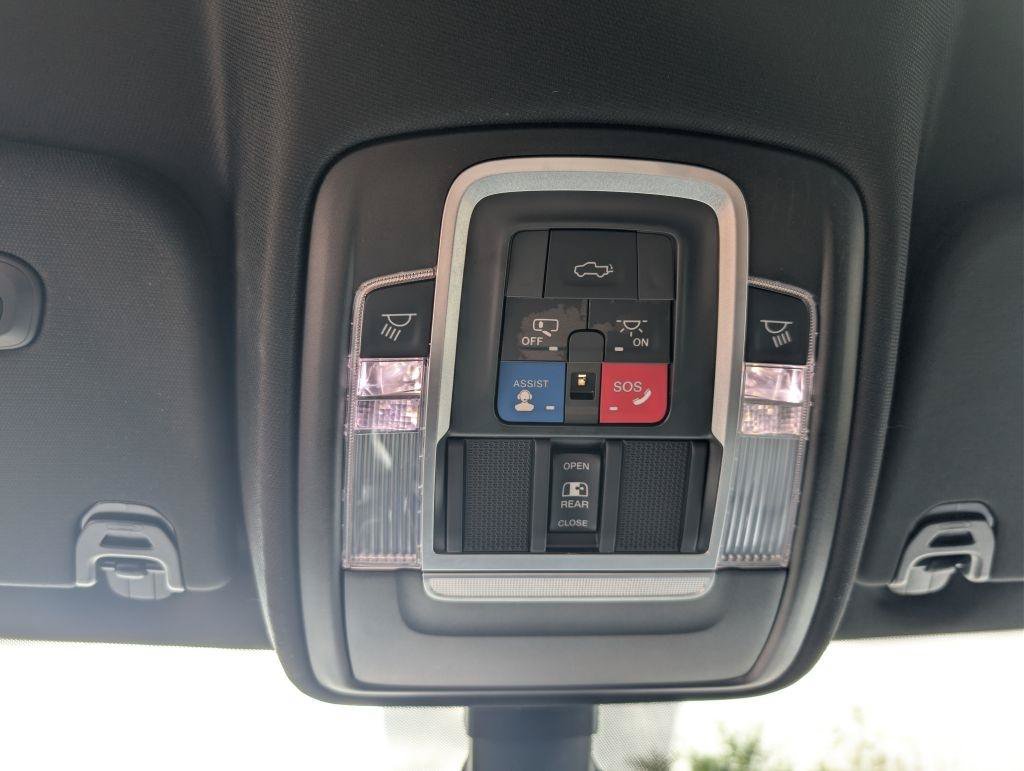 Used 2020 RAM 1500 Laramie AWD/4WD image 46