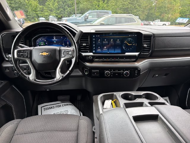 Used 2023 Chevrolet Silverado 1500 LT AWD/4WD image 15