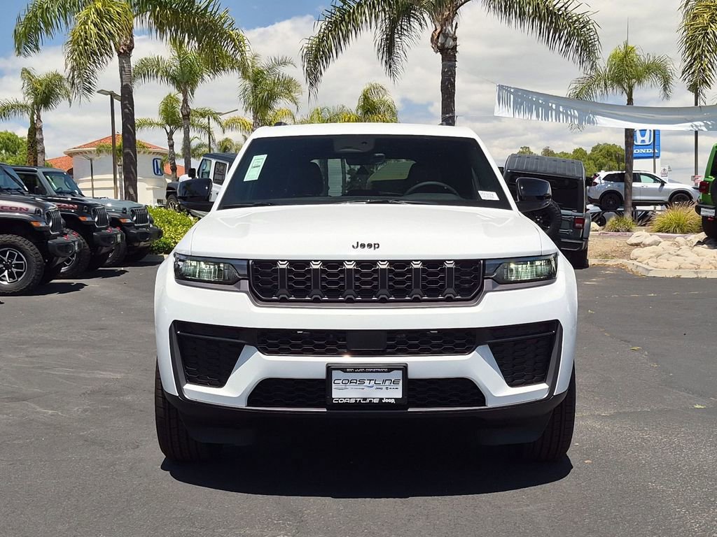 New 2026 Jeep Grand Cherokee Altitude RWD image 2