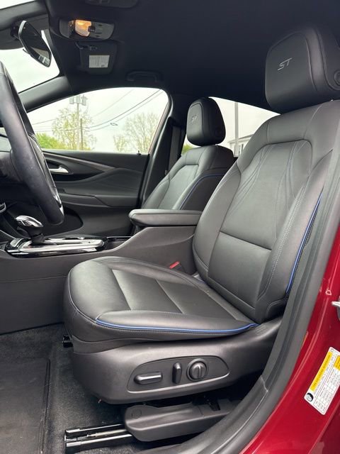 Certified 2024 Buick Envista Sport Touring w/ Convenience I Package FWD image 22