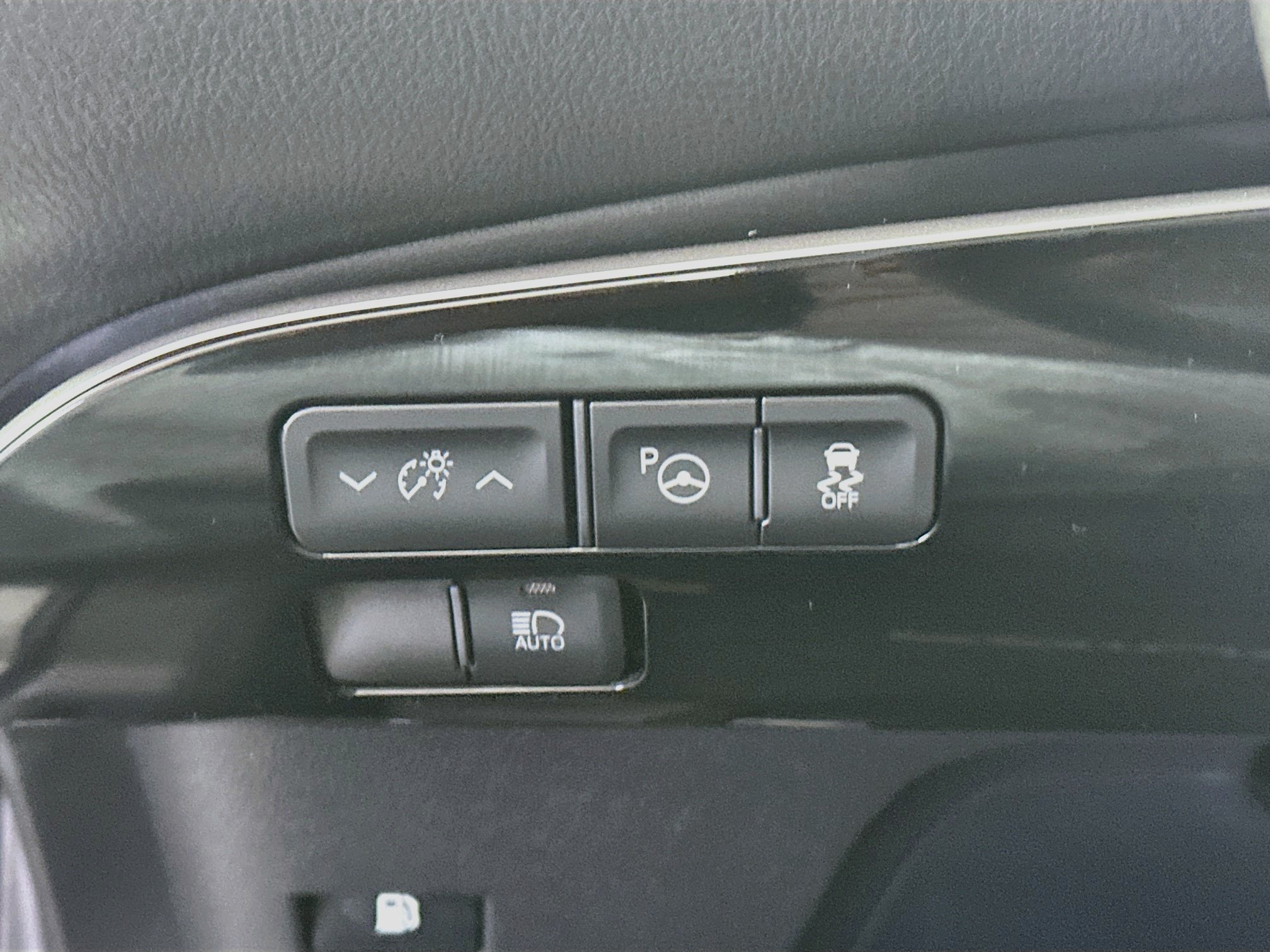 Used 2018 Toyota Prius Two w/ Prius Two Safety Plus Package FWD image 17