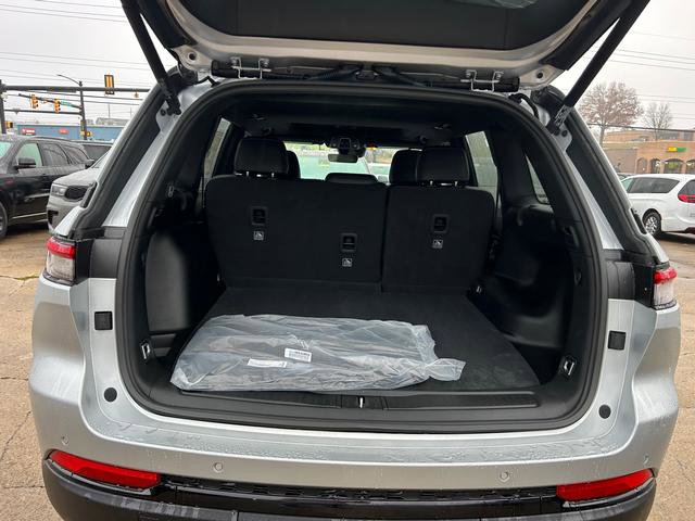 New 2025 Jeep Grand Cherokee 4WD image 19