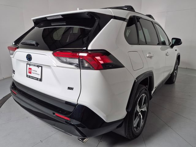Used 2022 Toyota RAV4 SE w/ Weather & Moonroof Package AWD/4WD image 4