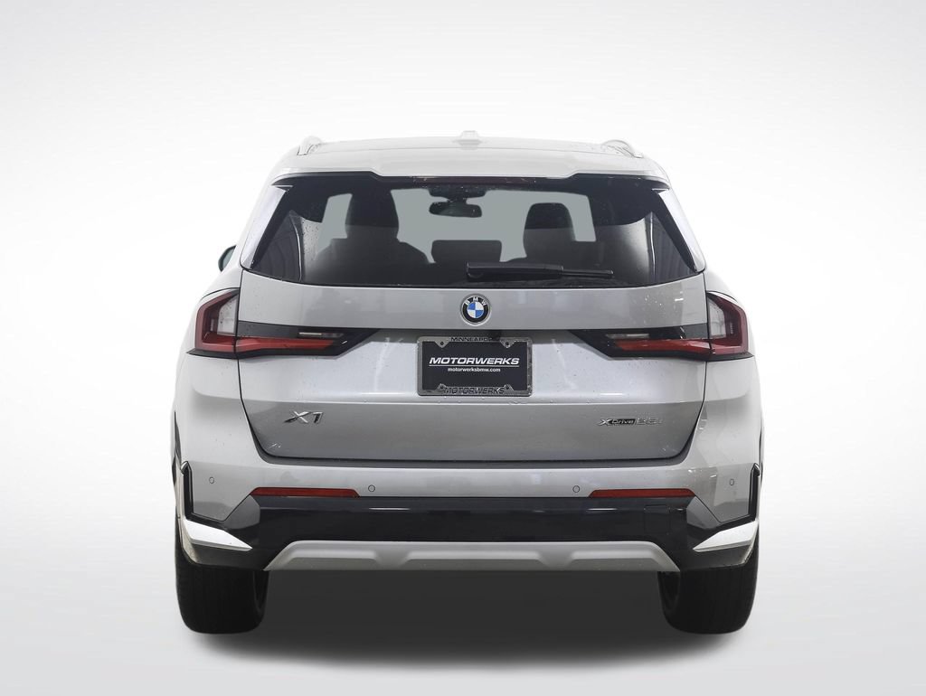 Used 2026 BMW X1 xDrive28i w/ Technology Package AWD/4WD image 4