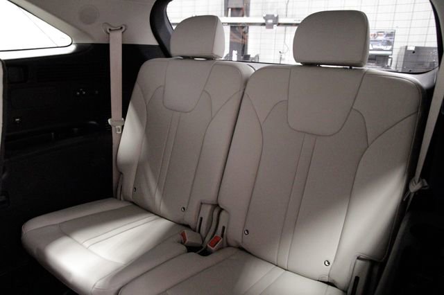 Used 2022 Kia Sorento SX Prestige w/ Panoramic Sunroof Package image 18