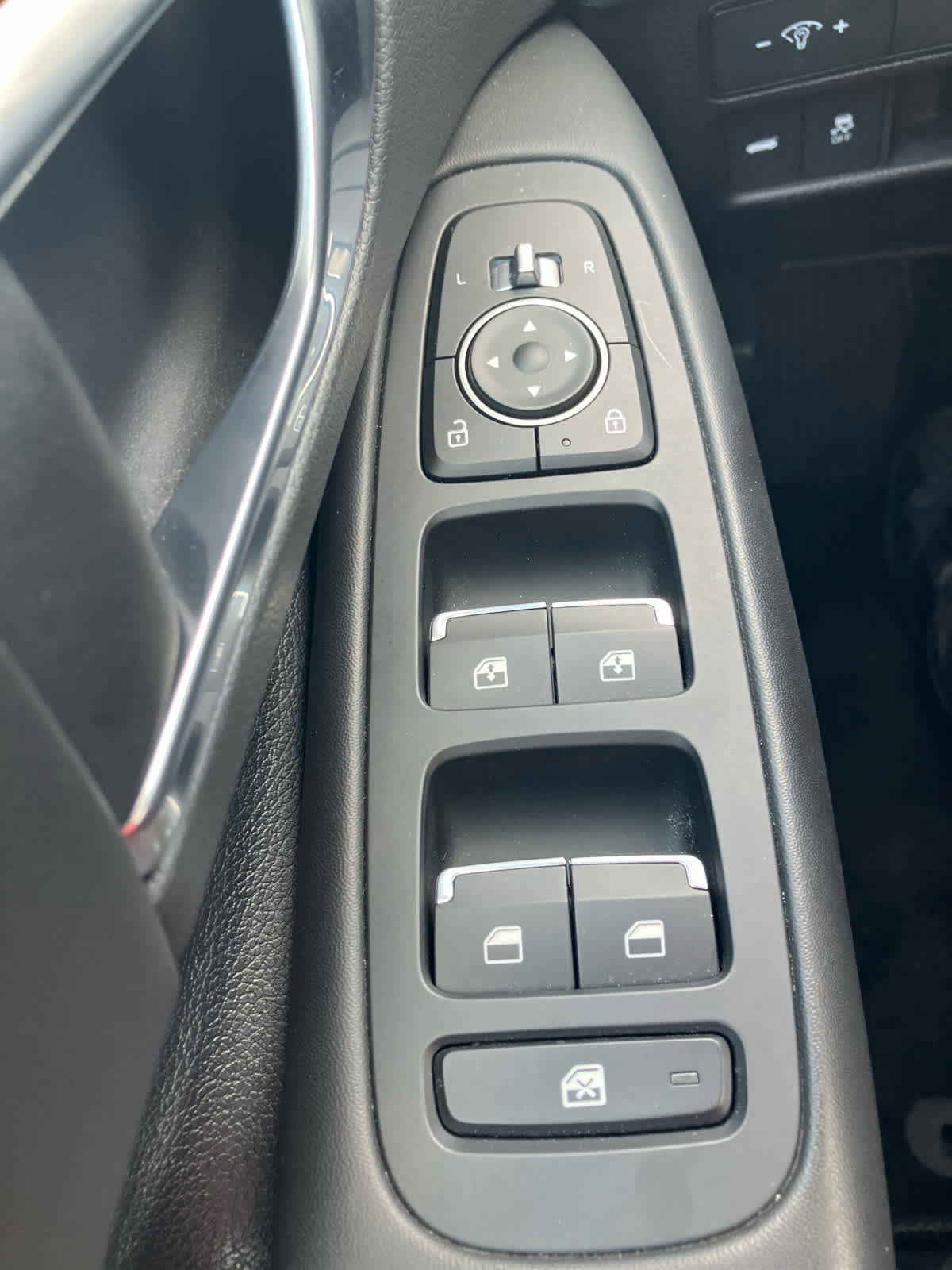 Used 2023 Hyundai Sonata SEL image 12