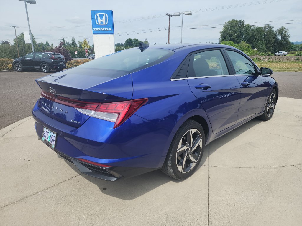 Used 2022 Hyundai Elantra Limited image 7
