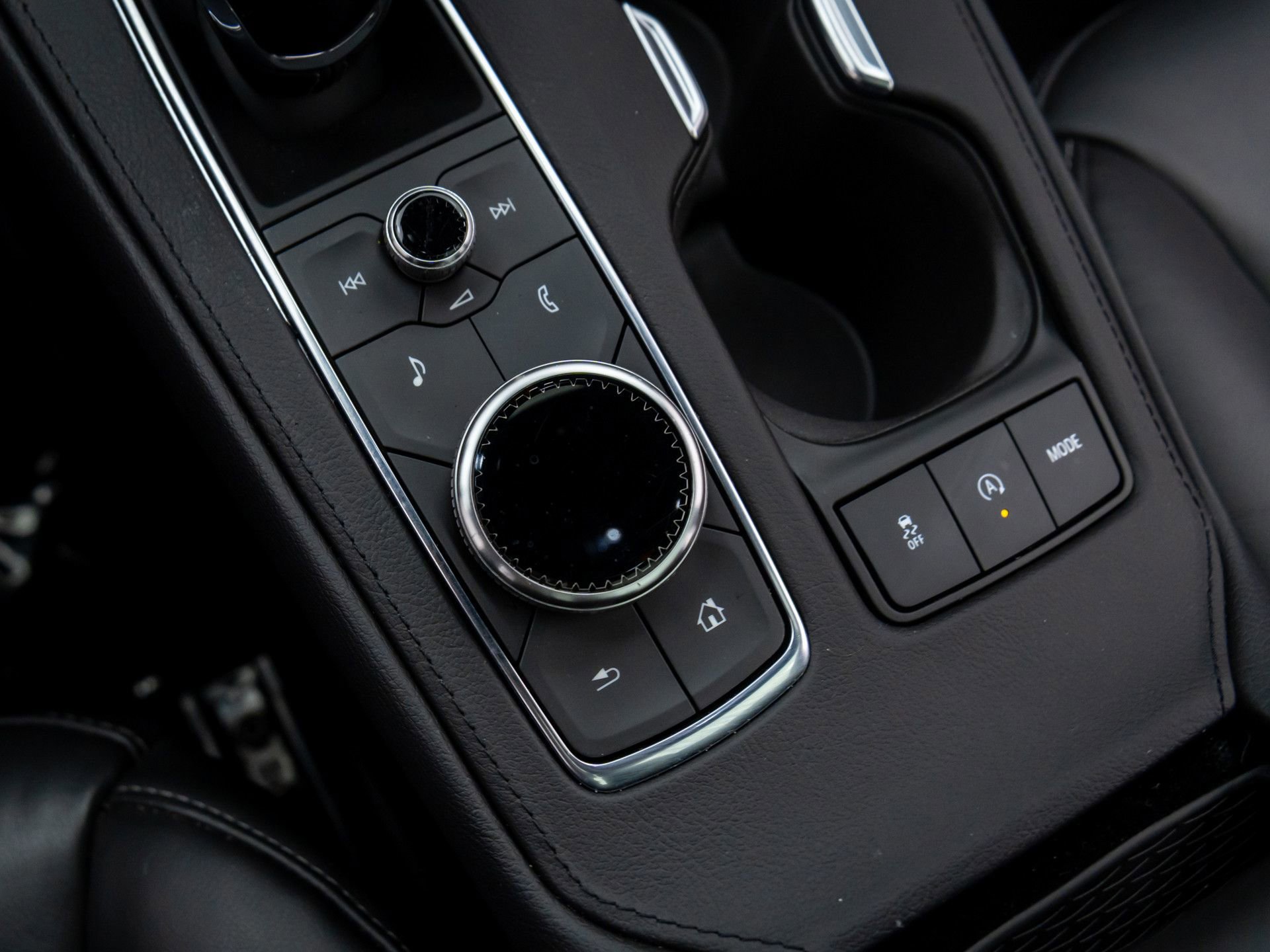 Certified 2023 Cadillac XT4 Premium Luxury w/ Cold Weather Package image 23