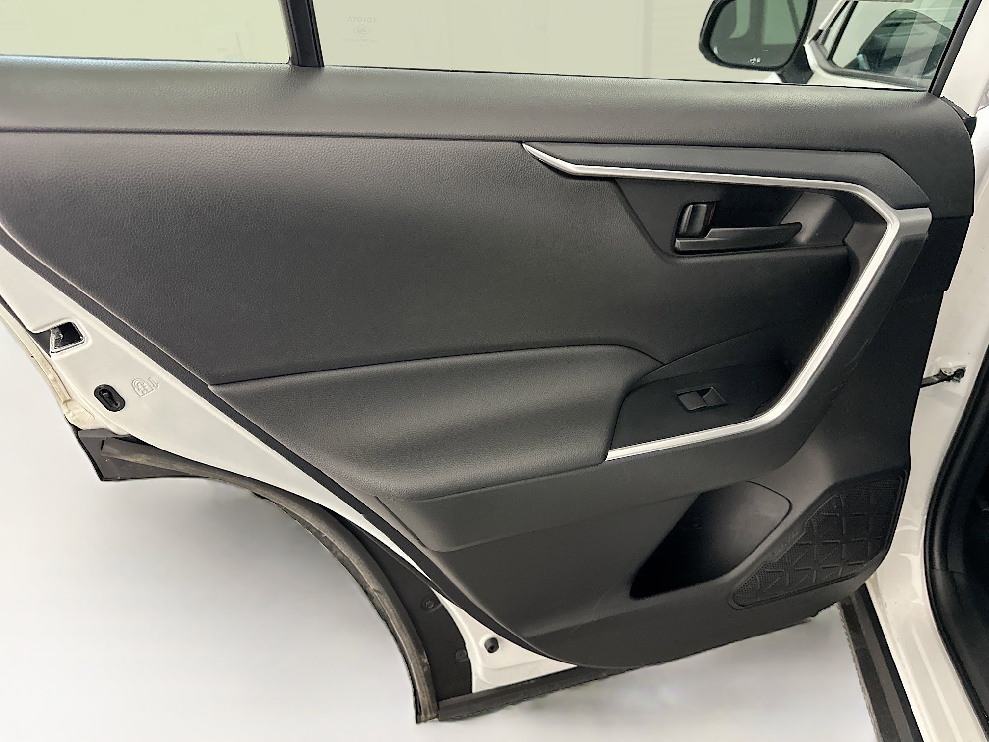 Used 2025 Toyota RAV4 LE image 27