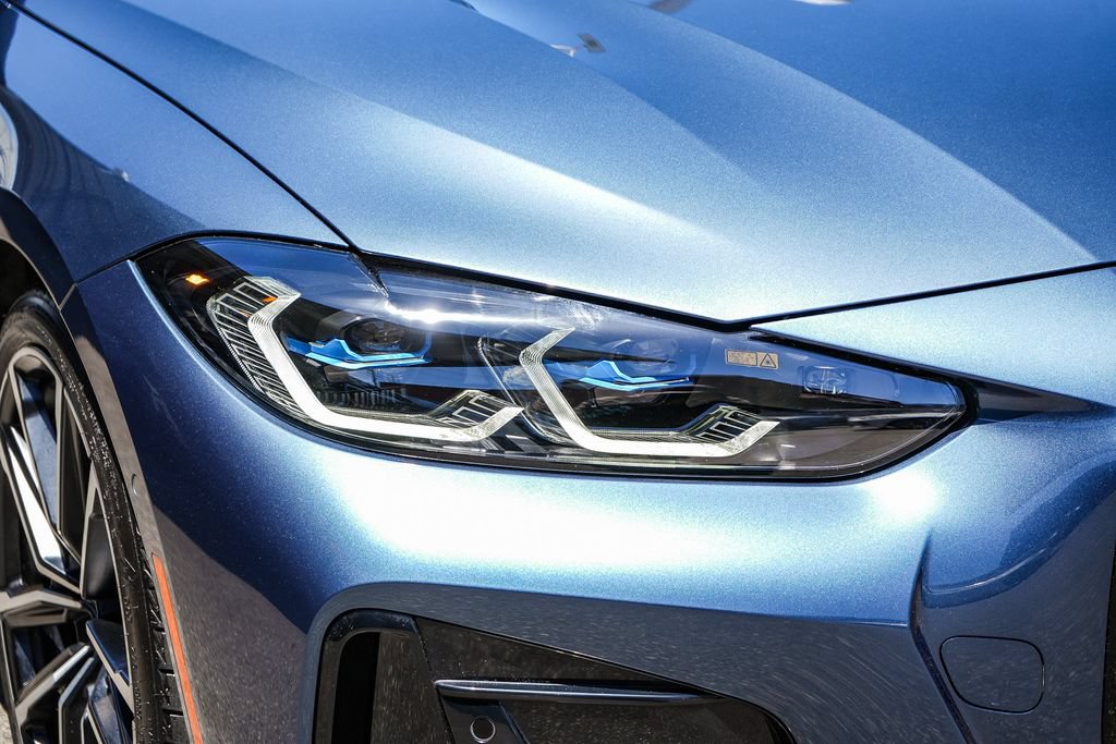 Used 2024 BMW M440i Coupe w/ Premium Package RWD image 10