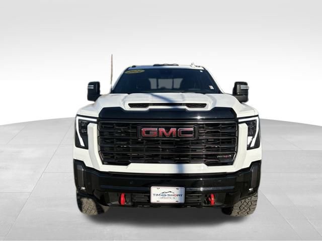 Used 2024 GMC Sierra 2500 AT4X image 2