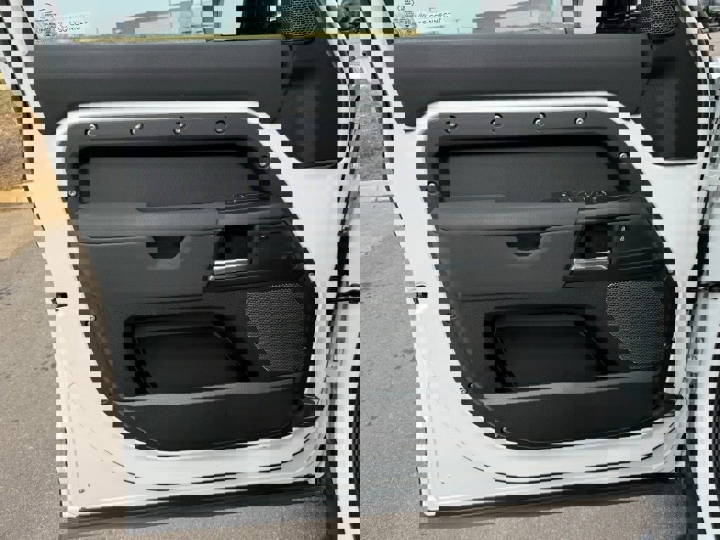 Certified 2023 Land Rover Defender 110 image 14