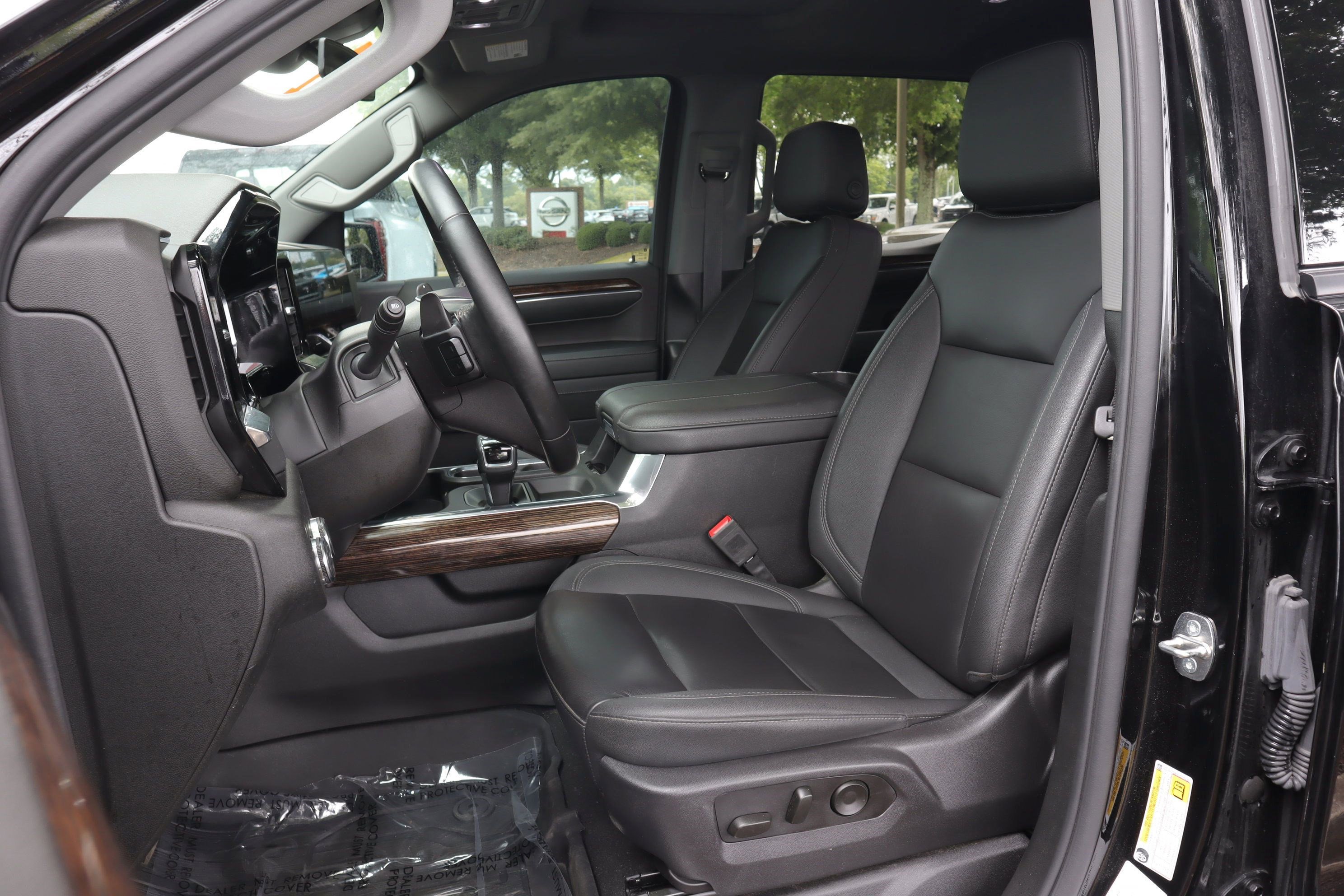 Used 2024 GMC Sierra 1500 Elevation w/ Elevation Premium Package AWD/4WD image 9