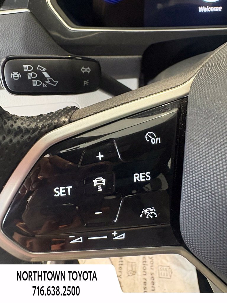 Used 2024 Volkswagen Tiguan SE R-Line AWD/4WD image 22