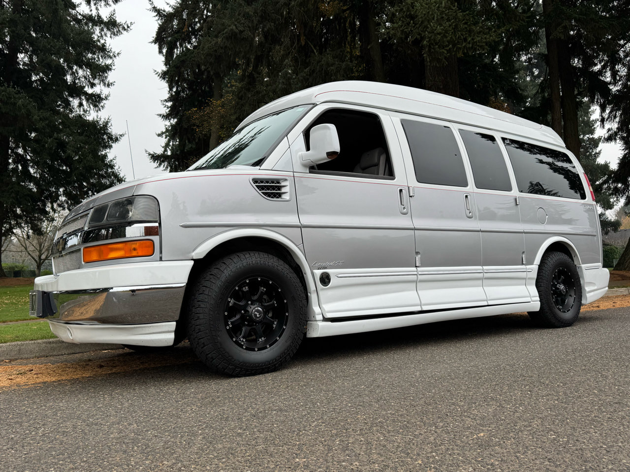 Used 2008 Chevrolet Express 1500 AWD w/ Preferred Equipment Group image 9