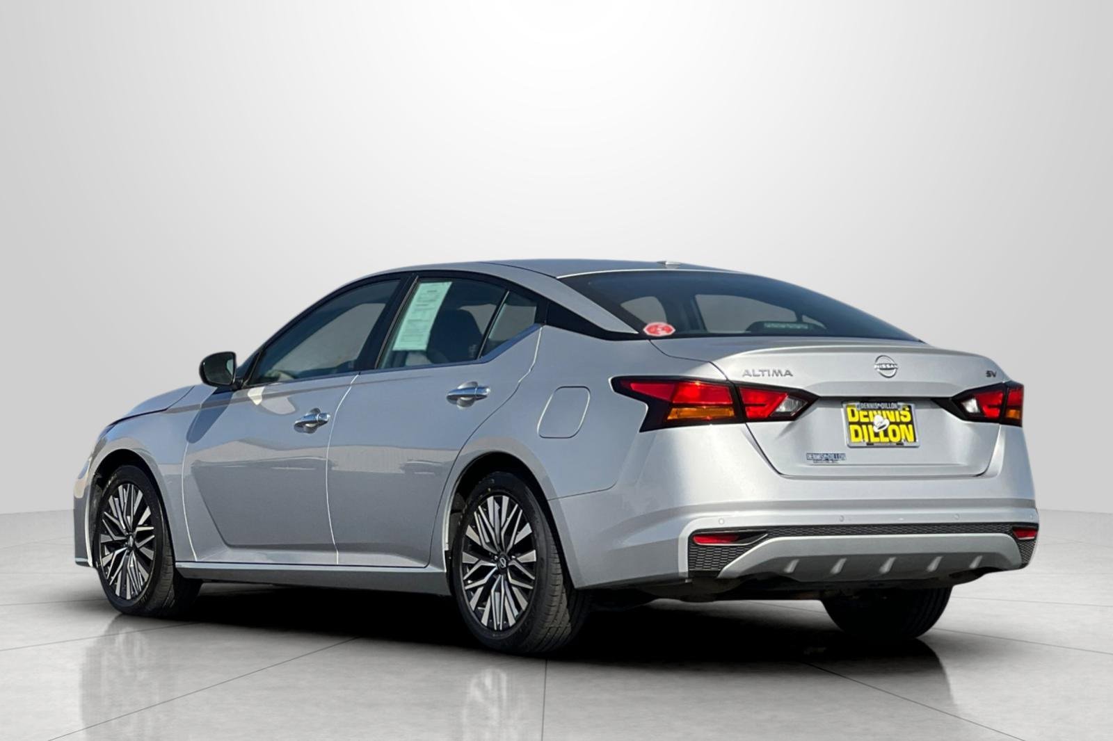 Used 2024 Nissan Altima 2.5 SV image 7