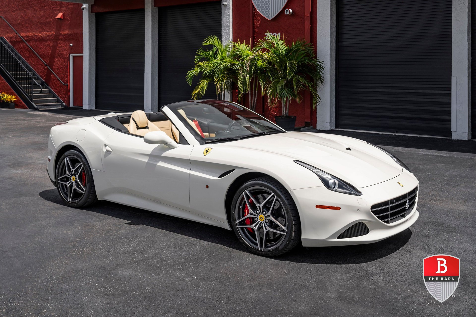 Used 2017 Ferrari California T RWD image 19