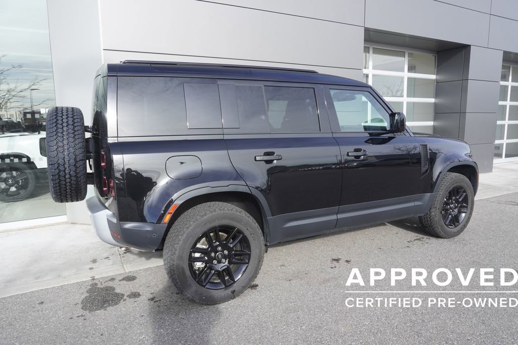 Used 2025 Land Rover Defender 110 S image 4