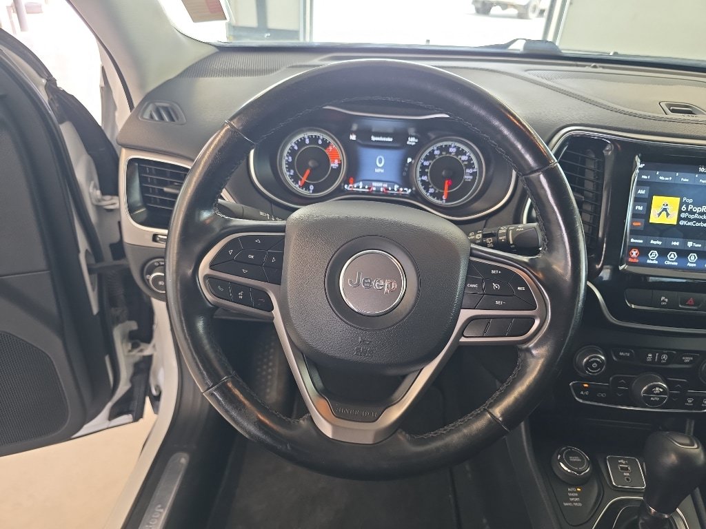 Used 2019 Jeep Cherokee Limited AWD/4WD image 10