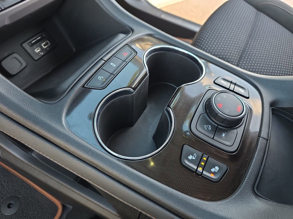 Certified 2023 GMC Acadia AT4 image 28