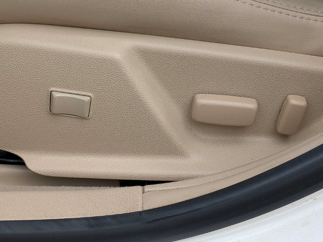 Used 2013 Cadillac CTS Luxury RWD image 22