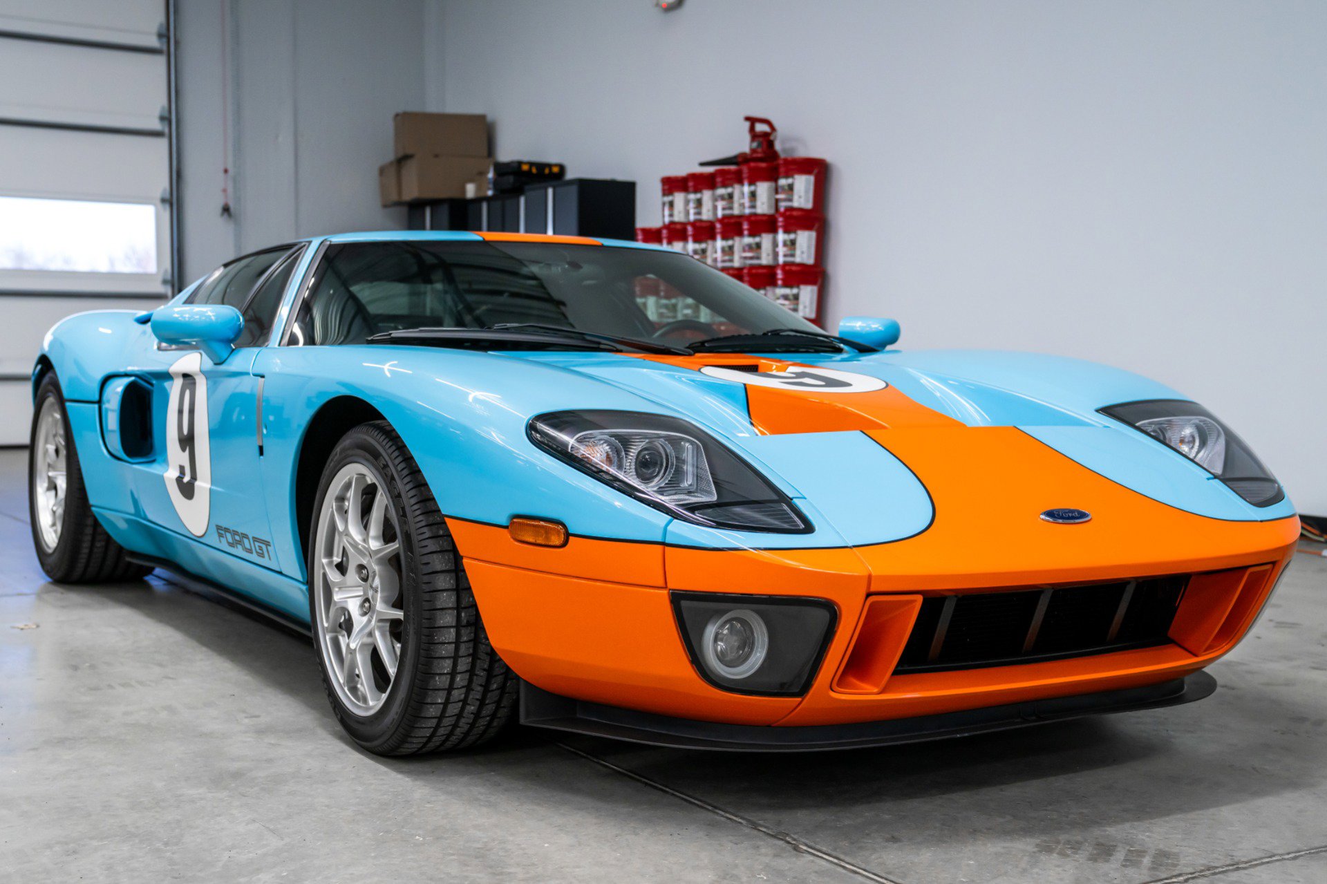 Used 2006 Ford GT RWD image 3