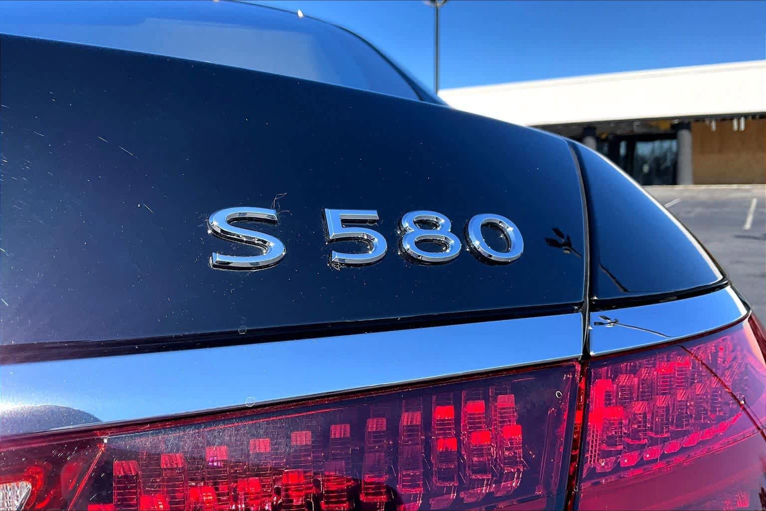 Certified 2024 Mercedes-Benz Maybach S 580 4MATIC image 40