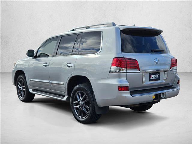 Used 2013 Lexus LX 570 4WD w/ Luxury Pkg w/Pre-crash image 9