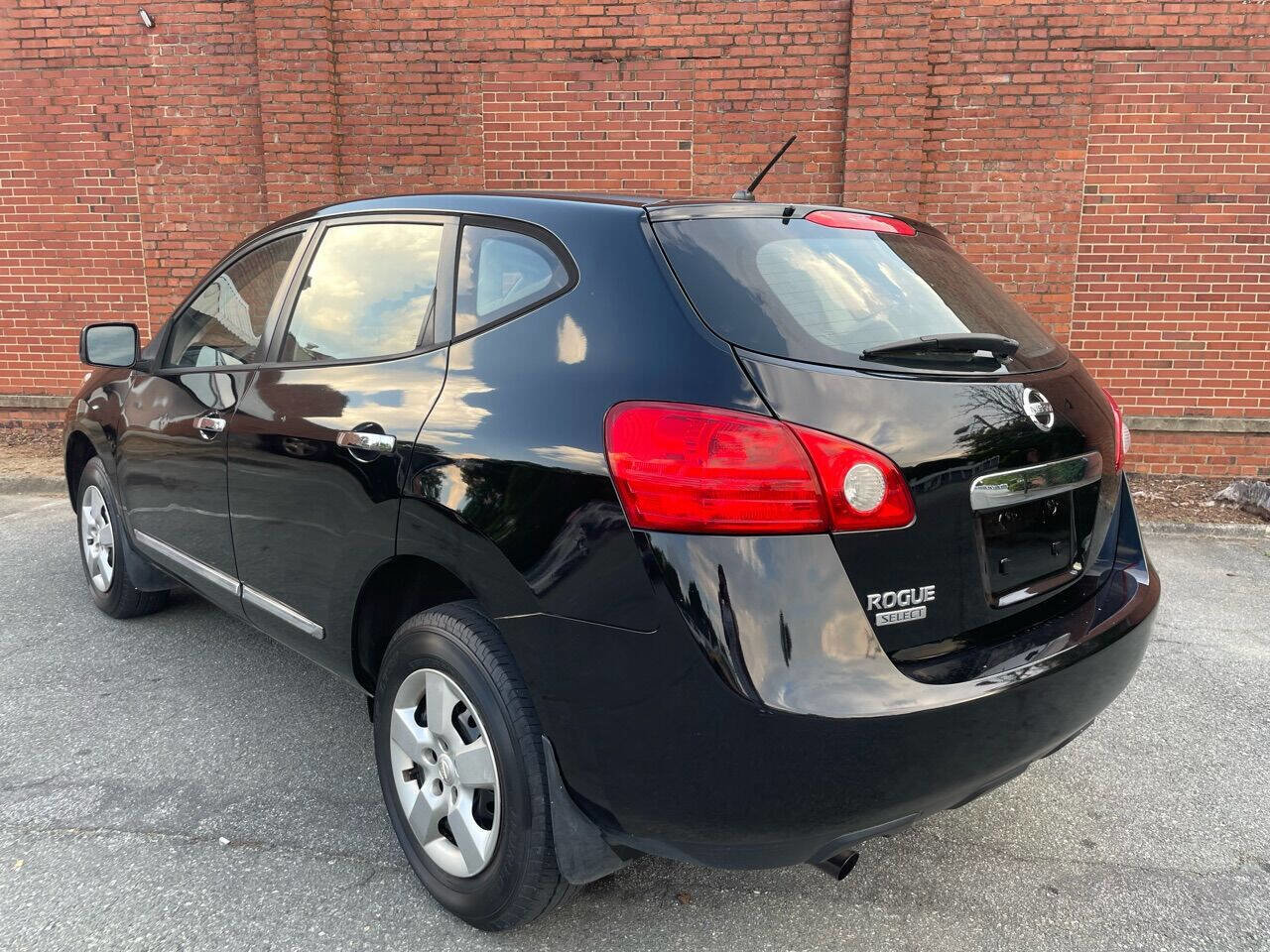 Used 2014 Nissan Rogue S image 6