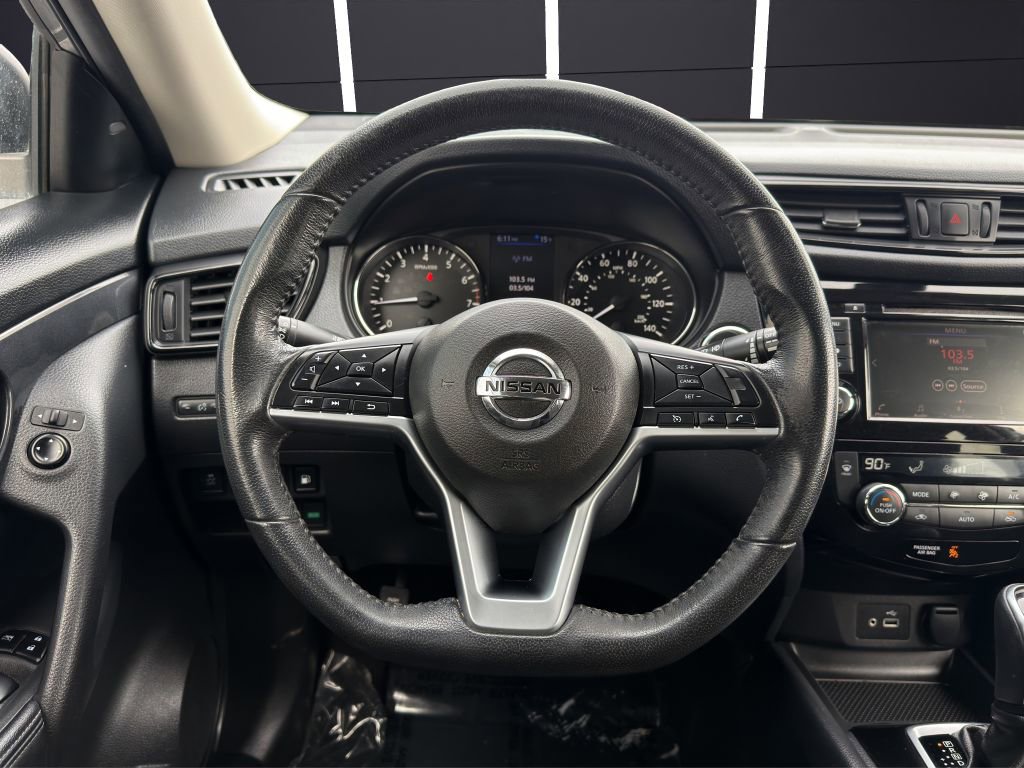 Used 2020 Nissan Rogue SV image 16