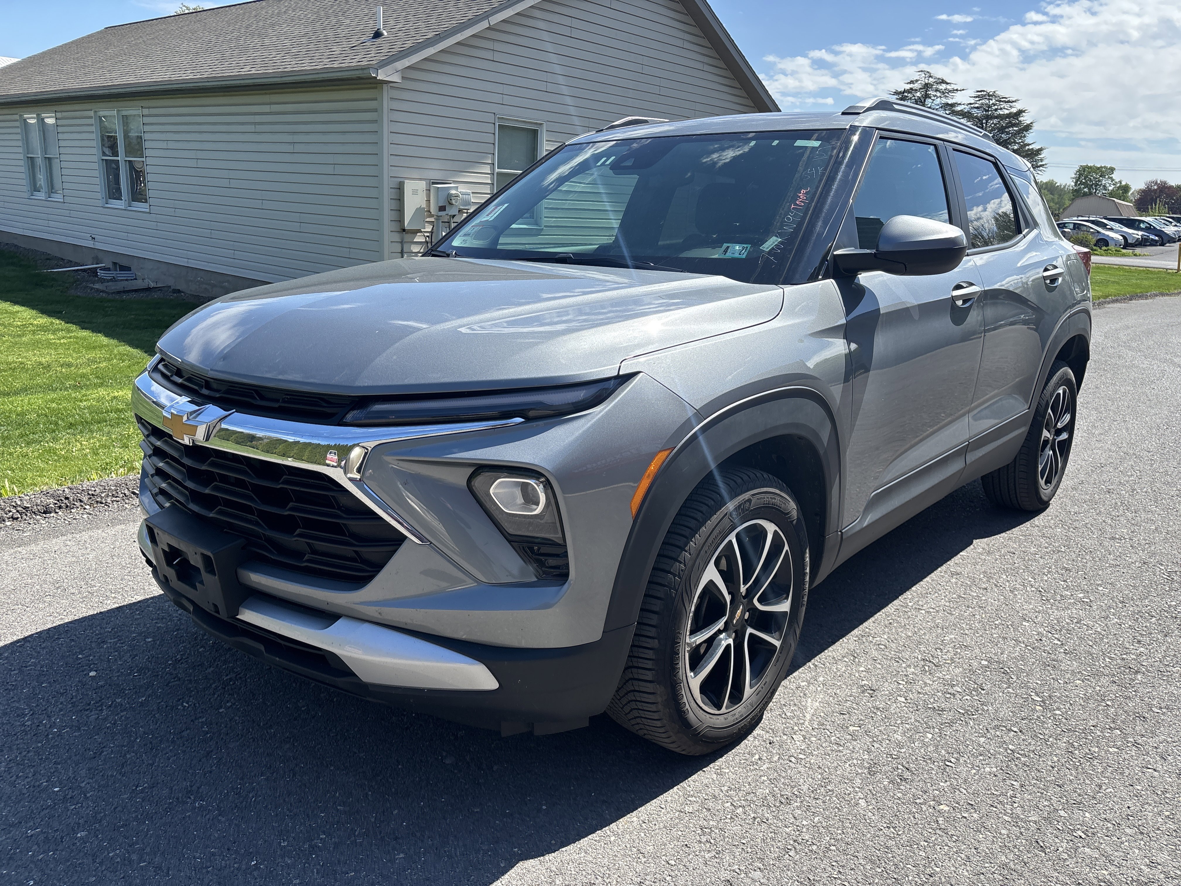 Used 2025 Chevrolet TrailBlazer LT AWD/4WD image 8
