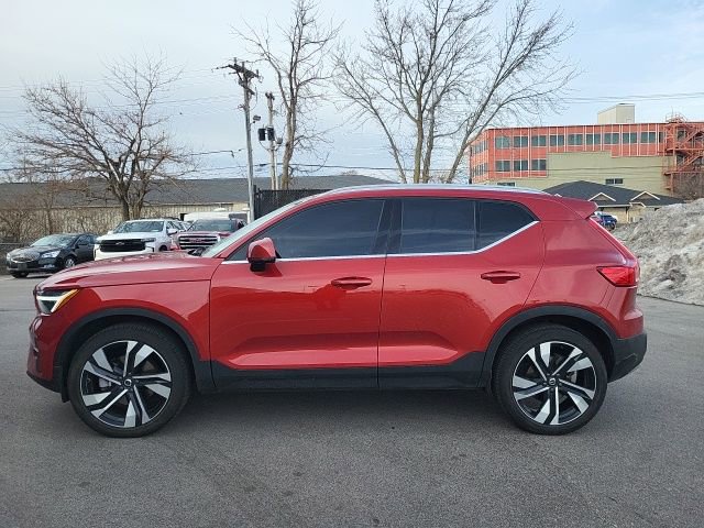 Used 2023 Volvo XC40 B5 Ultimate w/ Climate Package image 6