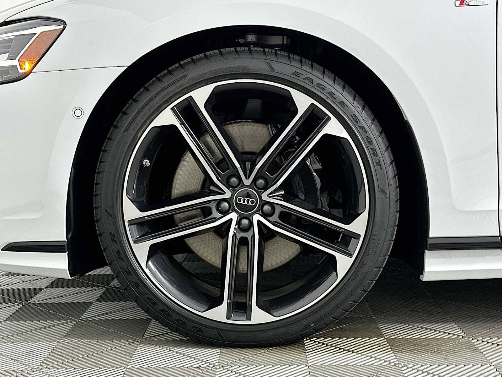 New 2025 Audi A8 L 3.0T image 30
