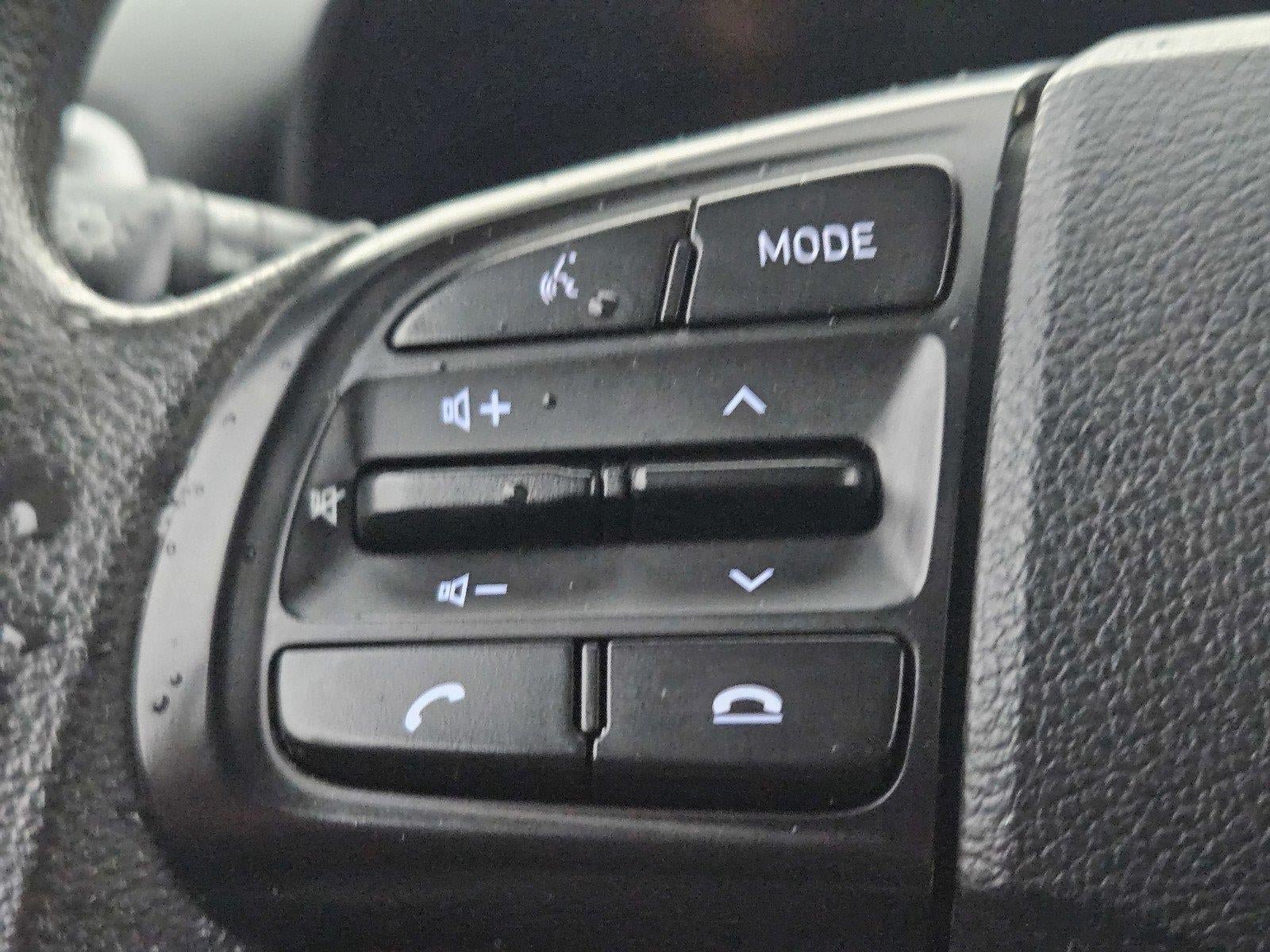 Used 2021 Hyundai Venue SE FWD image 17