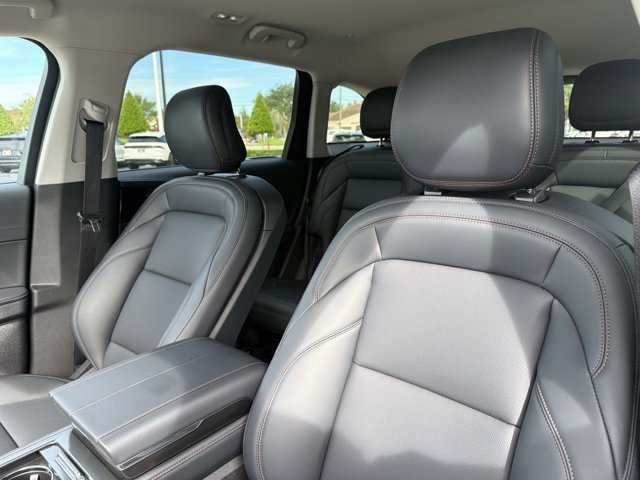 New 2026 Lincoln Nautilus Premier AWD/4WD image 11