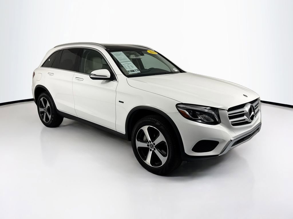 Used 2019 Mercedes-Benz GLC 350e 4MATIC image 3