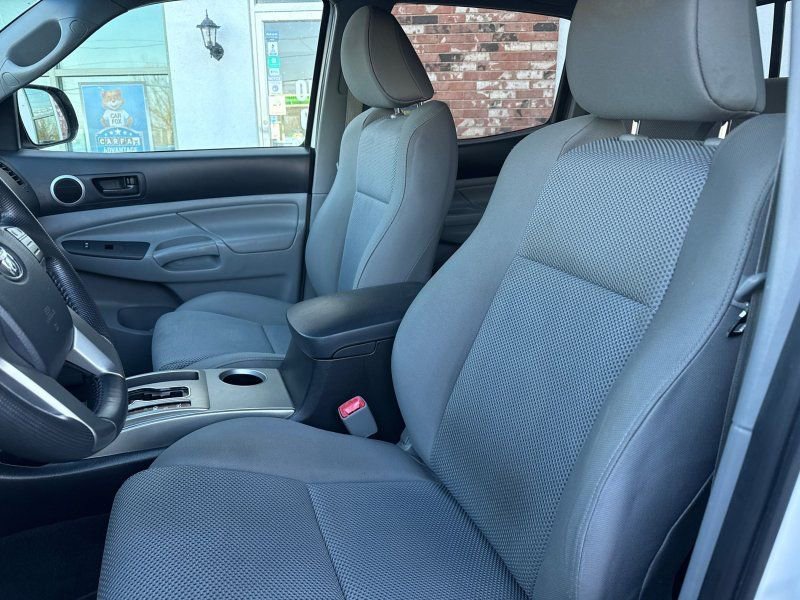 Used 2013 Toyota Tacoma 4x4 Double Cab w/ TRD Off-Road Pkg image 12