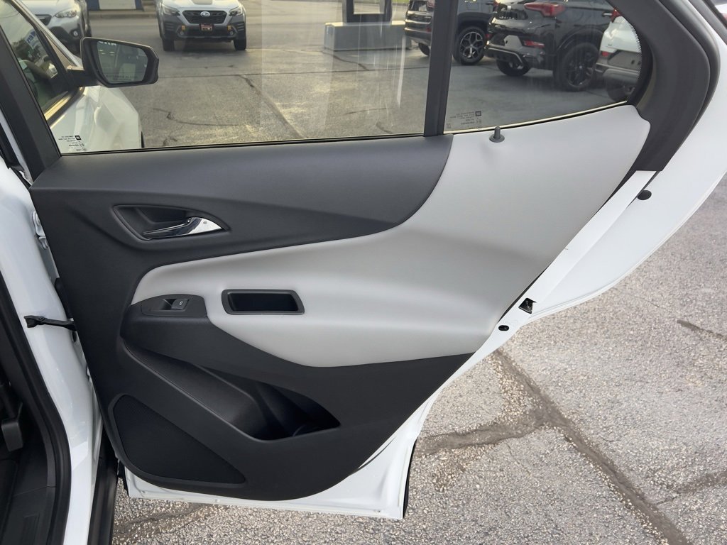 Used 2022 Chevrolet Equinox LS w/ LS Convenience Package image 13