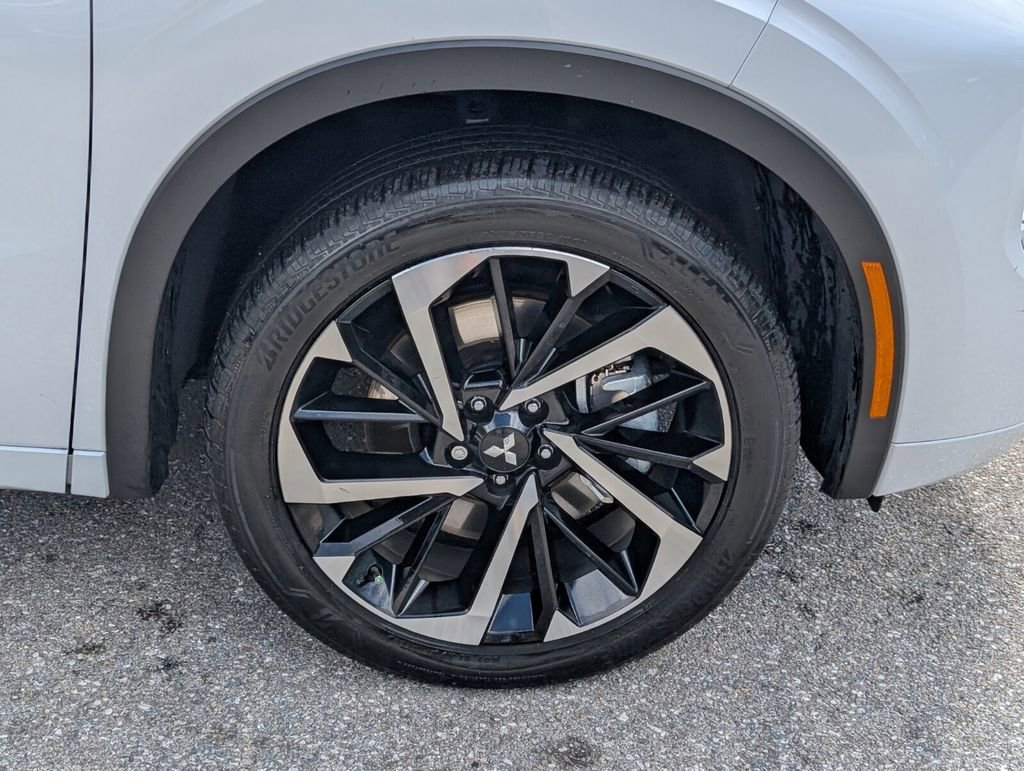 Used 2022 Mitsubishi Outlander SEL image 9