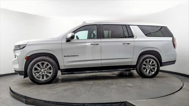 Used 2023 Chevrolet Suburban Premier image 3