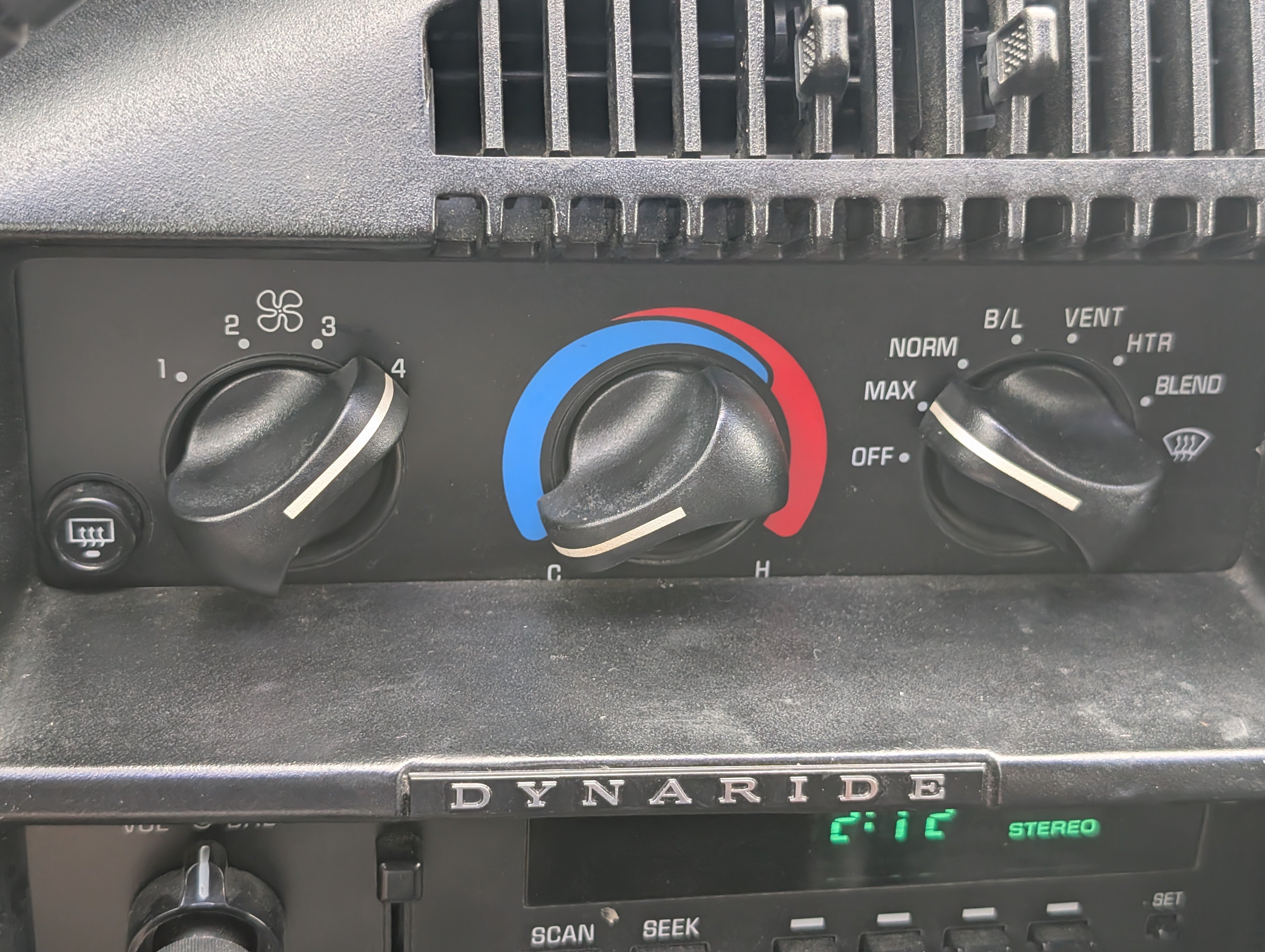 Used 1994 Buick Skylark Custom FWD image 12