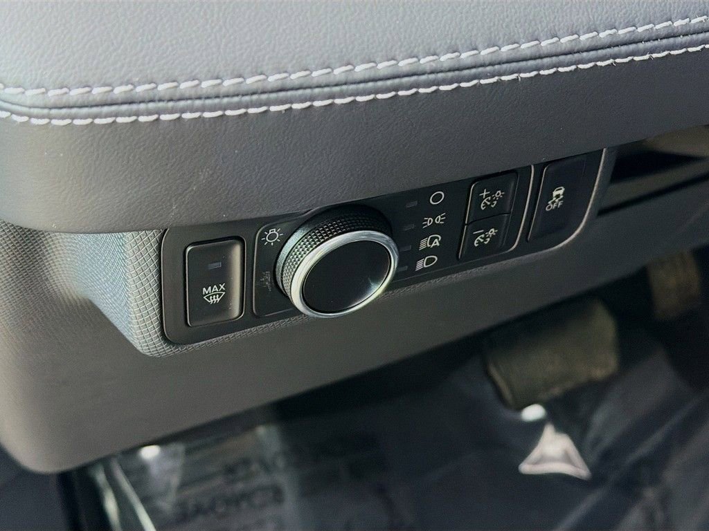 Used 2025 Ford Mustang Mach-E Premium image 31