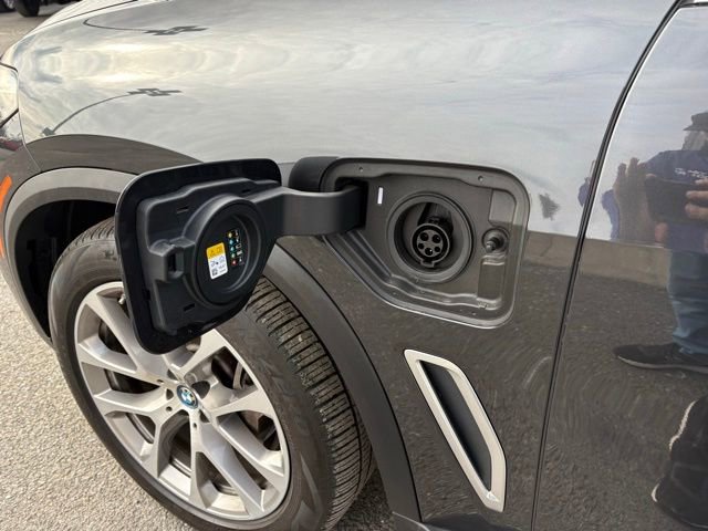 Used 2023 BMW X5 xDrive45e w/ Climate Comfort Package image 30