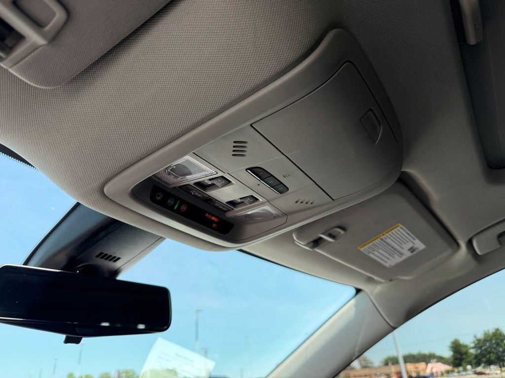 Used 2019 Buick Enclave Avenir w/ Avenir Technology Package FWD image 29